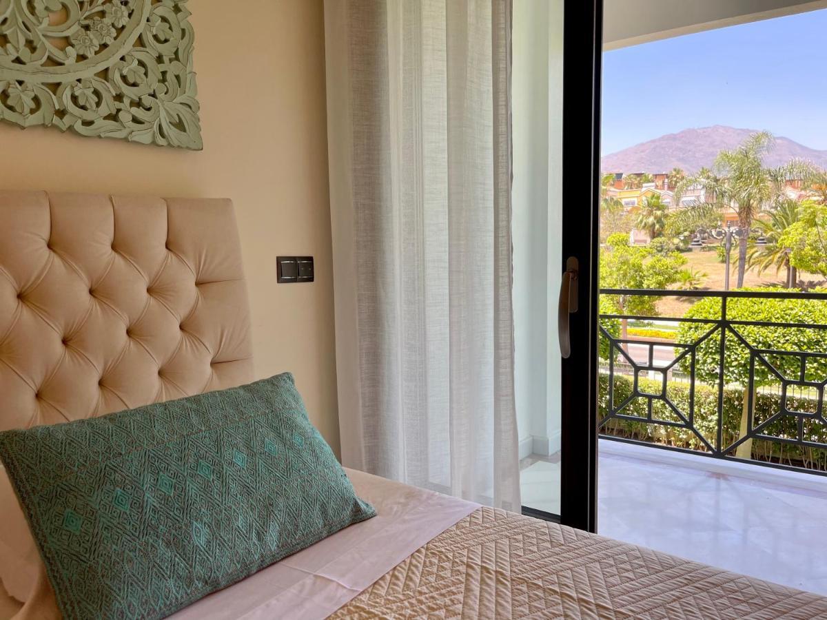 Doncella Beach , apartamento con vistas al mar Estepona Exterior foto